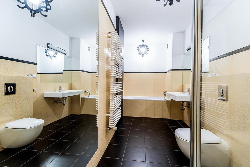 Apartment Powisle With Garage وارسو المظهر الخارجي الصورة