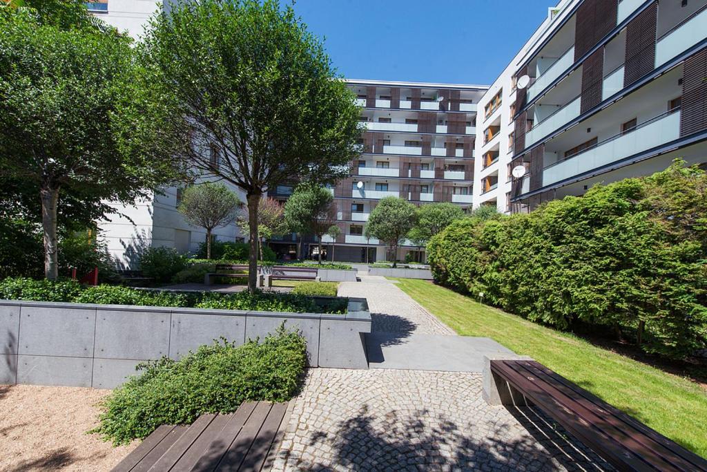Apartment Powisle With Garage وارسو المظهر الخارجي الصورة